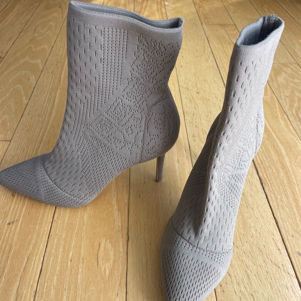 Elegant Gray Women's Ankle Boots.  Gray stretch material.